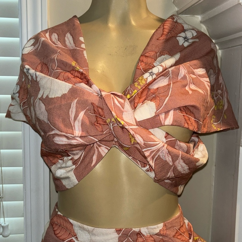 ASOS EDITION twist front off shoulder top and skirt in linen
floral print. - Picture 5 of 14